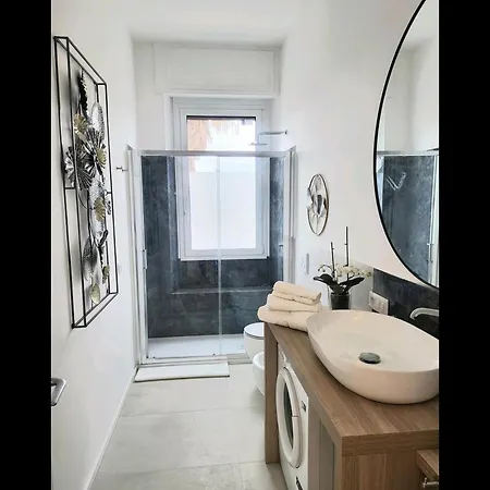 La Breeze Apartment *